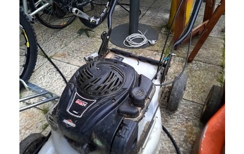 TONDEUSE BRIGGS & STRATTON EN L'ETAT