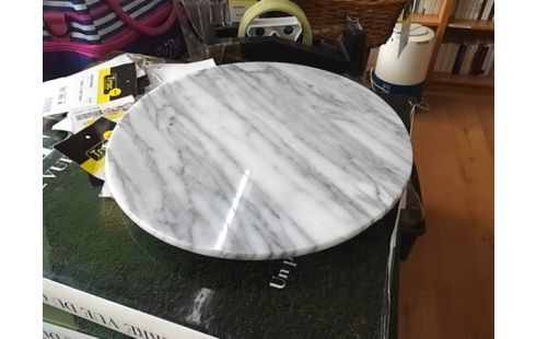 PLATEAU EN MARBRE TOURNANT (abimé)