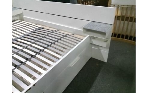 LIT 180X200 4T AVEC SOMMIER A LATTES (TRACES USURES)