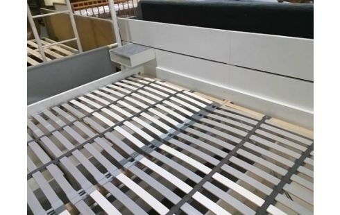 LIT 180X200 4T AVEC SOMMIER A LATTES (TRACES USURES)