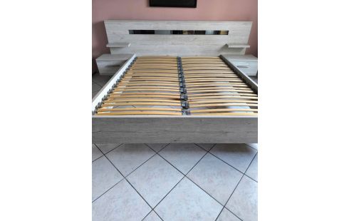 CHAMBRE A COUCHER MODERNE AVEC GARDES ROBES+LIT DOUBLE+SOMMIERS+CHEVETS+COMMODE