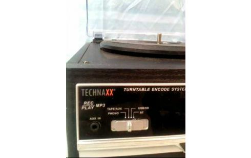PLATTENSPIELER MIT KASSETTE <TECHNAXX>