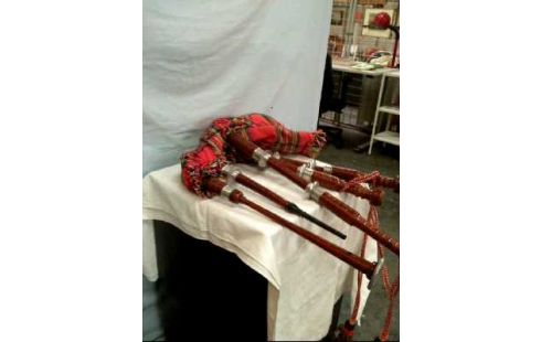 CORNEMUSE DECO ROUGE