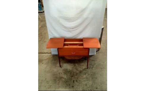 NÄHTISCH MIT RATTAN KORB TEAKHOLZ VINTAGE