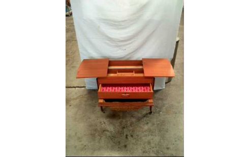 NÄHTISCH MIT RATTAN KORB TEAKHOLZ VINTAGE