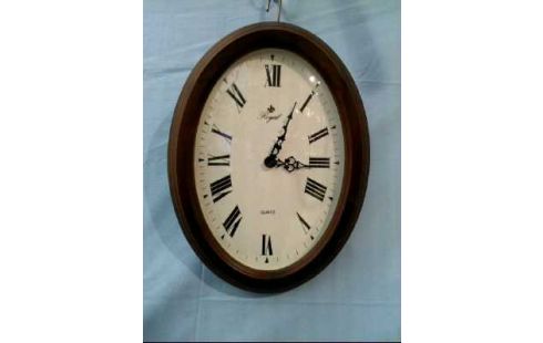 WANDUHR HOLZ OVAL <ROYAL QUARTZ>