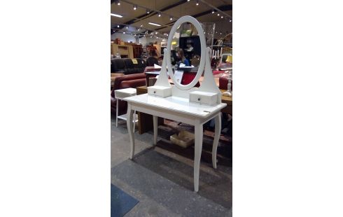 COIFFEUSE IKEA HEMNES