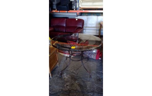 RUNDER TISCH SCHMIEDEEISEN FACETTIERT