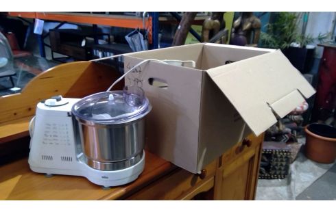 KÜCHENMASCHINE BRAUN