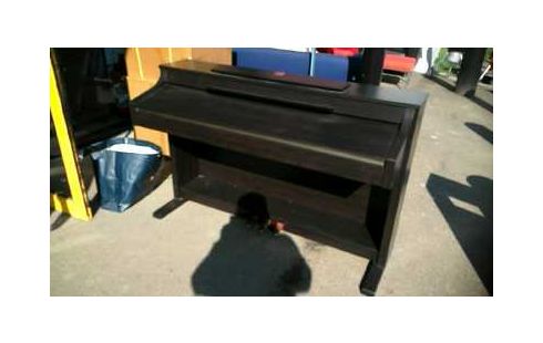 PIANO ELECTRIQUE CLAVINOVA