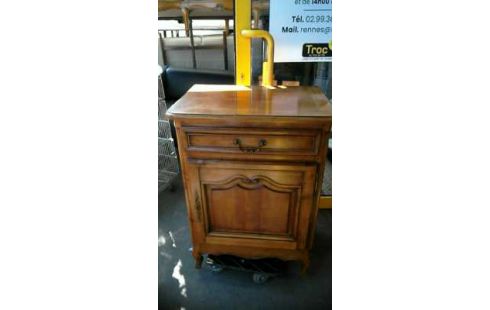 PEQUEÑO APARADOR ESTILO LUIS XV