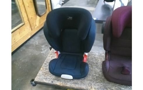 REHAUSSEUR NOIR\GRIS BRITAX ROMER ISOFIX