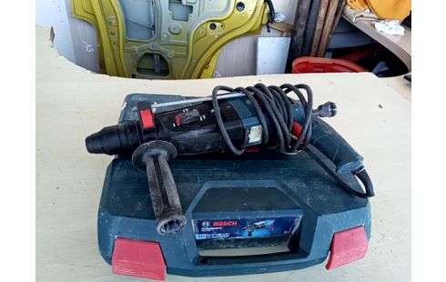 MARTEAU PERFORATEUR BOSCH + MALETTE