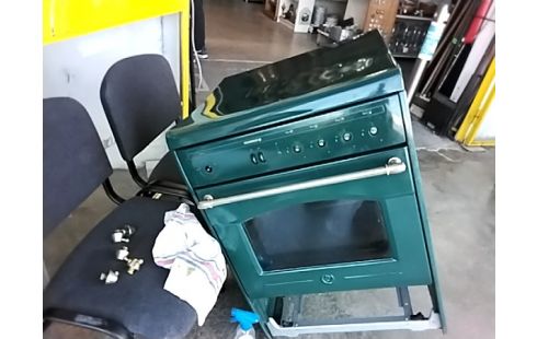 CUISINIERE GAZ BUTANE ROSIERE + ACC RSV2