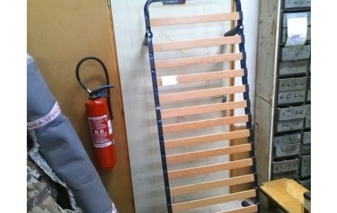 SOMMIER A LATTES 70X190 SUR PIEDS