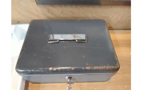 CAISSE MÉTAL + CLÉ