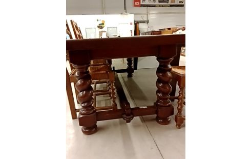 TABLE BOIS MASSIF 6/8 PLACES