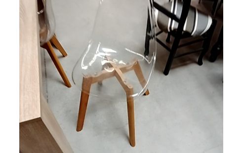 LOT DE CHAISE TRANSPARENTE
