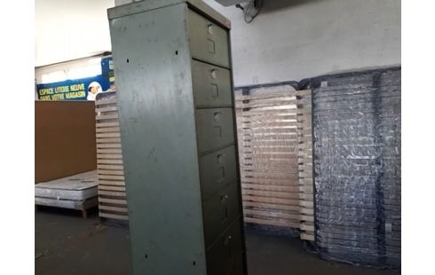 MEUBLE CASIER EN METAL