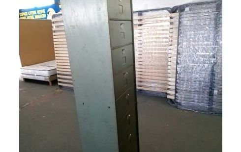 MEUBLE CASIER EN METAL