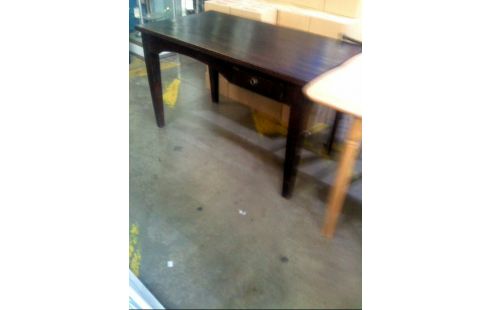 ESCRITORIO CON CAJONES MARRON