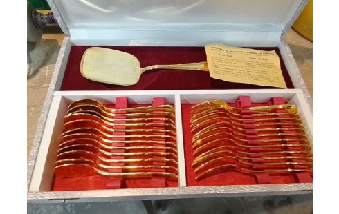 MENAGERE COUVERTS OR FIN