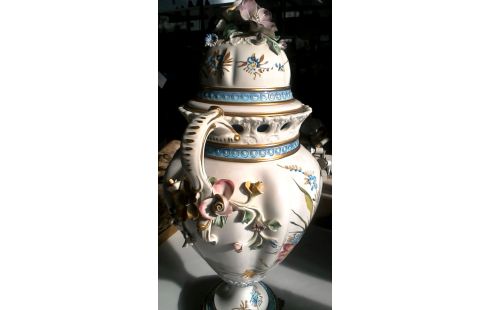 JARRÓN CON TAPA CAPO DI MONTE PORCELANA COBRE