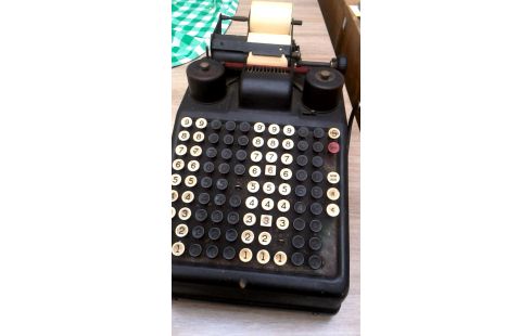 CALCULATRICE ANTIQUE