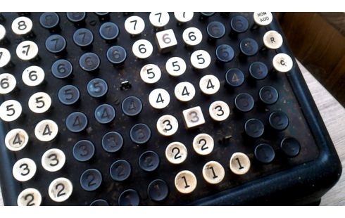 CALCULATRICE ANTIQUE