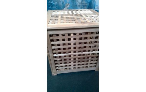 WÄSCHEKORB. WÜRFELFÖRMIG, , HOLZ