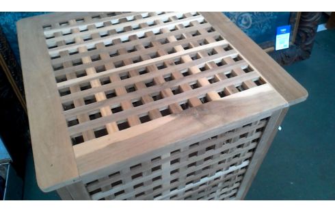 WÄSCHEKORB. WÜRFELFÖRMIG, , HOLZ