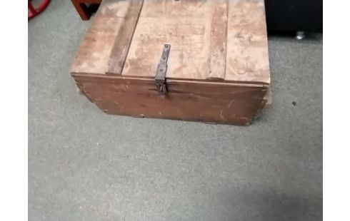 MALLE COFFRE Bois L66 cm  P 40 h30cm