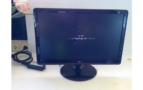 ECRAN LCD 21 POUCES LG FULL HD HDMI/VGA/DVI 2MS