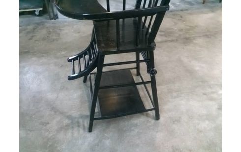 CHAISE HAUTE BEBE NOIRE EN L'ETAT