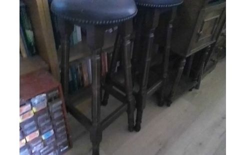 TABOURET DE BAR EN CUIR