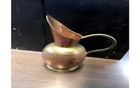 CRUCHE Cuivre martelé
