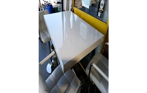 TABLE MANGE DEBOUT +4 TABOURETS