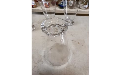 LOT DE 4 VERRES MODELE KIM DAUM NANCY