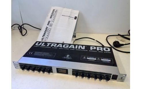 PREAMPLI BEHRINGER MIC2200 AVEC NOTICE