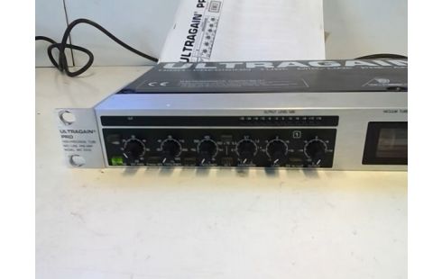 PREAMPLI BEHRINGER MIC2200 AVEC NOTICE