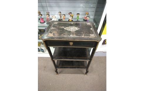 TABLE D'APPOINT NAPOLEON III A RESTAURER