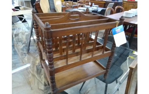 PORTE REVUES BOIS SUR ROULETTES