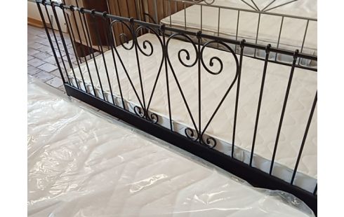 LIT 1 PERSONNE METAL AVEC MATELAS