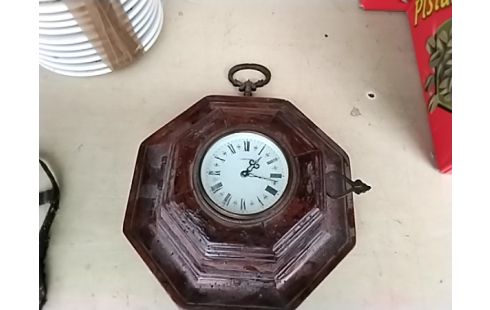 PENDULE MURALE STYLE HUBLOT BOIS