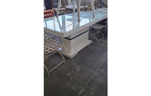 TABLE RECTANGULAIRE LAQUE BLANCHE