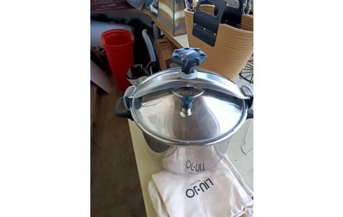 COCOTTE MINUTE SEB + SIFFLET