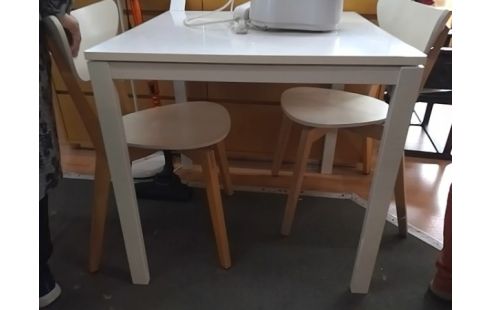 TABLE IKEA BLANCHE