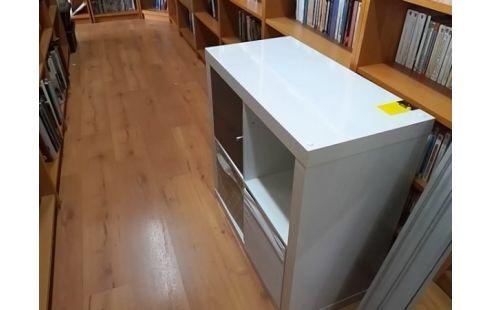 MEUBLE BLANC 4 CASES 1P