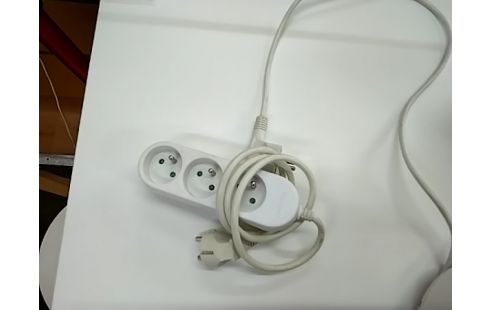 CABLE D'ALIMENTATION MULTIPRISE