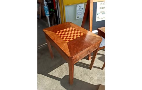 TABLE A JEUX MARQUETERIE + CLEF